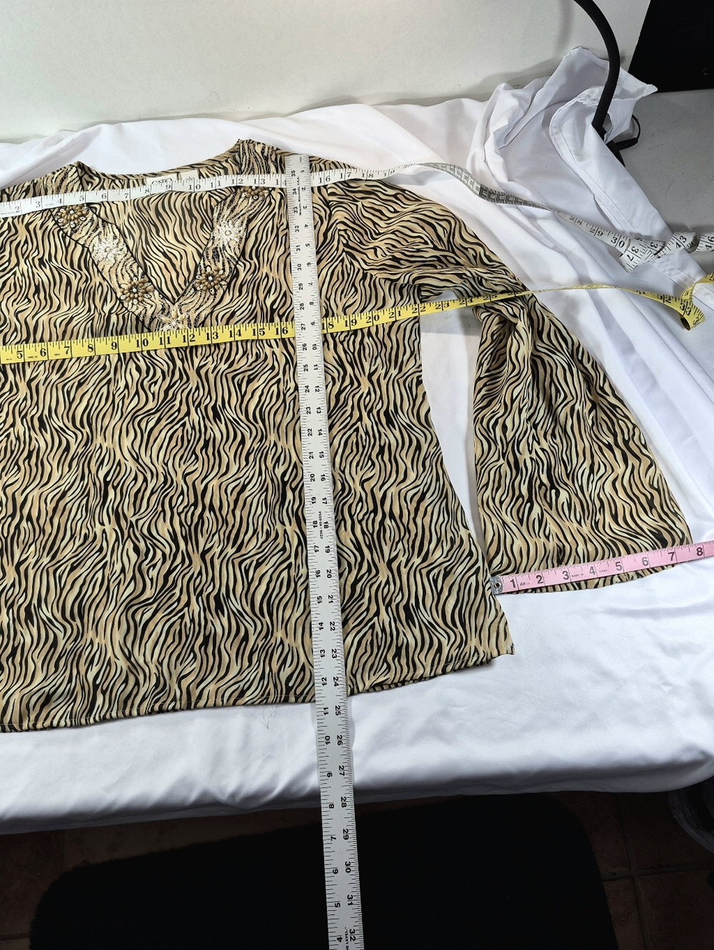 NWOT Cato Zebra Tiger Print Beaded Embellished V-Neck Blouse Woman's L - Picture 7 of 11